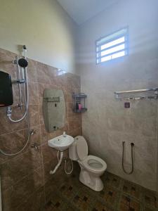 Bilik mandi di Homestay Ombak Mimpi +20 gambar