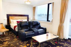 Burke and Wills Hotel Toowoomba的休息区