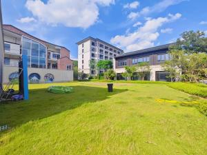 Taman di luar Poltton Century Hotel - Changtai Taoli Chunfeng Branch