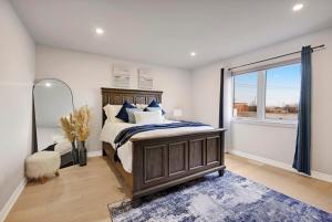 Fotografie z fotogalerie ubytování 4BR Family Escape with BBQ and Parking Only 4 Mins to The Falls v destinaci Niagara Falls