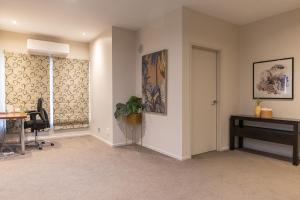 吉朗Stylish Retreat Steps from Geelong Waterfront, with Parking, Wi-Fi, AC的相册照片
