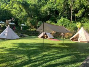 Κήπος έξω από το The BanBa Jungle Logde Retreat