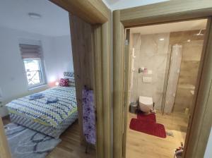 Ένα μπάνιο στο Apartman STEFAN +32 φωτογραφίες