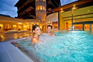 Piscina di Resort La Ginabelle o nelle vicinanze