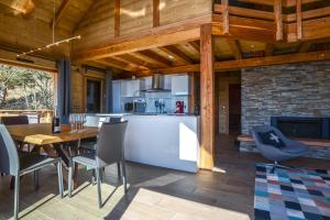 Khu vực ghế ngồi tại Les chalets perchés