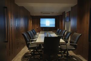 Οι επιχειρηματικές εγκαταστάσεις ή/και οι αίθουσες συνεδριάσεων στο Silvotel By Bizzgrow Hotels