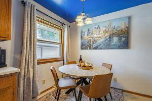 Billede fra billedgalleriet på Luxury 8 guest, King Bed, garage i Milwaukee + 4 billeder