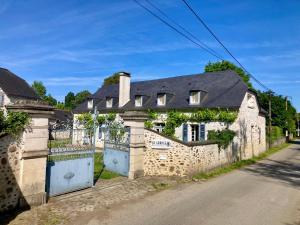 Tòa nhà nơi nhà nghỉ dưỡng tọa lạc