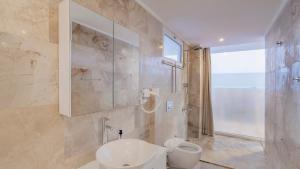 A bathroom at Villa Zeytouna