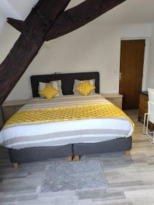 Ein Bett oder Betten in einem Zimmer der Unterkunft Engy2