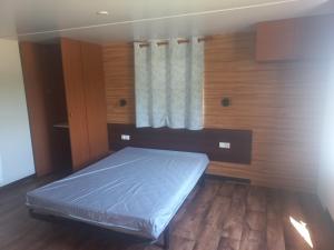 Postel nebo postele na pokoji v ubytování Cottage adapté PMR