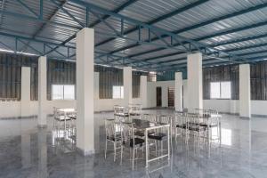 Restaurace v ubytování Treebo Aura Inn Regency