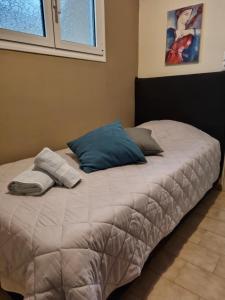 Postel nebo postele na pokoji v ubytování Leonidas Private Apartment in Sparta