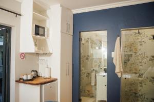 Una cocina o cocineta en The Valley Units - Self Catering 26 fotos más