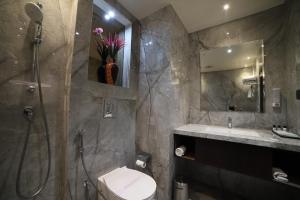 Koupelna v ubytování Hotel Seven Stone Bhilwara