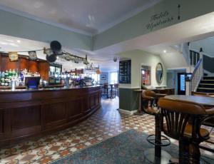 Foto de la galería de The Greyhound Wetherspoon en Bridport