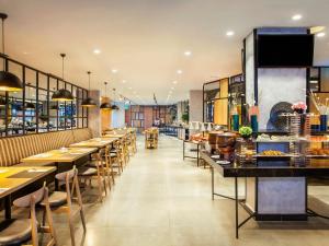 ibis Styles Bekasi Jatibening餐厅或其他用餐的地方