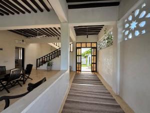 Χώρος καθιστικού στο Hidden Gem 5 Bed Villa in Shela with Pool and AC