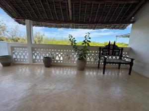 Μπαλκόνι ή βεράντα στο Hidden Gem 5 Bed Villa in Shela with Pool and AC