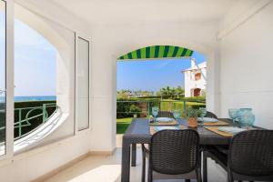 En balkon eller terrasse på UHC Arenal Family Complex