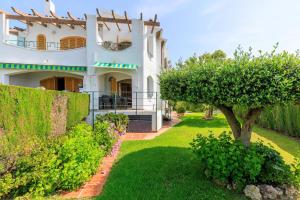 En have udenfor UHC Arenal Family Complex