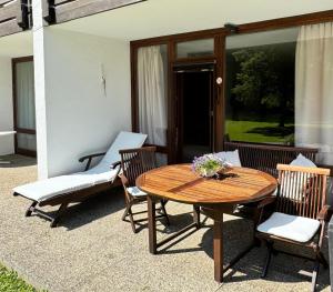 Patio nebo venkovní prostory v ubytování Studio Lofer mit Garten und Schwimmbad