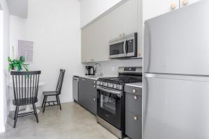 Gambar di galeri bagi Blueground Palms view nr Culver City Park LAX-1374 di Los Angeles