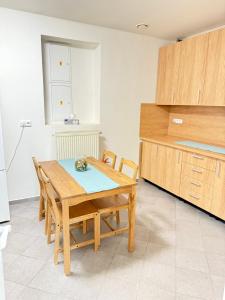 Dapur atau dapur kecil di Sleep & Go Praha 5 Anděl