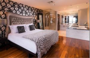 Katil atau katil-katil dalam bilik di The Twelve Hotel