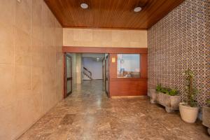 Zdjęcie z galerii obiektu Wonderful apt with terrace - 15m walk Giralda w Sewilli