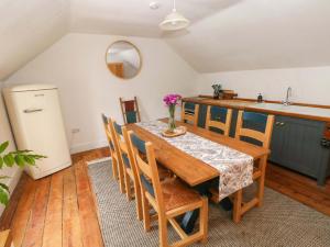 Φωτογραφία από το άλμπουμ του 18 Main Street σε Fishguard