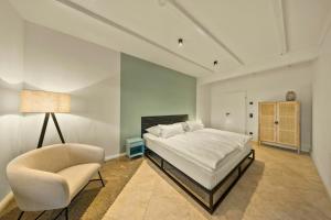 Gallery image of Cozy Wooden House By The Lake in Falkensee +42 photos