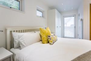 Postel nebo postele na pokoji v ubytování Auchrannie Resort