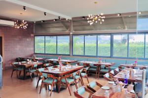 Restoran atau tempat lain untuk makan di Hotel Laxmi Elite Karad