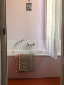 Gallery image of La Souche Chambres et Table d'Hôtes in Saint-Chinian