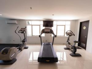 Fitness centrum a/nebo fitness zařízení v ubytování Oria Hotel Jakarta