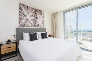 Posteľ alebo postele v izbe v ubytovaní Luxury Penthouse Large Terrace OR79 by AORA STAY