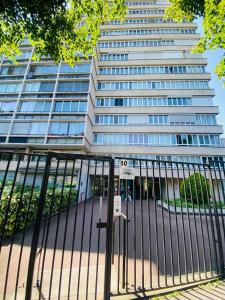 Bygningen som lejligheden ligger i + 19 billeder