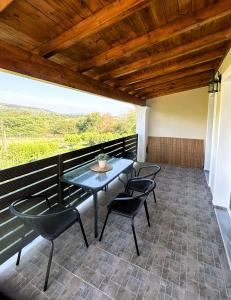 Balkón nebo terasa v ubytování Horizon's Harvest House