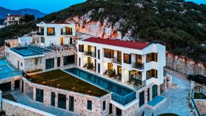 Nespecifikovaný výhled na hory nebo výhled na hory při pohledu z hotelu