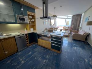 Dapur atau dapur kecil di Holiday Club Jardin Amadores