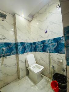 Ένα μπάνιο στο Cozy Inn Hostel +21 φωτογραφίες