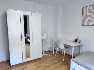 Gambar di galeri bagi RtR Herne - For up to 5 Guests - 3 Bedrooms - Parking - Modern - Central - Fully Equipped di Herne