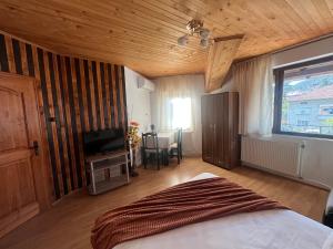 Postel nebo postele na pokoji v ubytování Къща Речен шепот