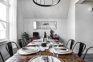 Gambar di galeri bagi Beautiful & Bright 3 Bed Townhome Near Village di Blue Mountains