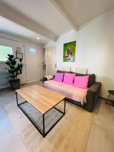 Φωτογραφία από το άλμπουμ του SUP Maison 10 Cosy T2 avec jardin Jacuzzi στη Μασσαλία +15 φωτογραφίες