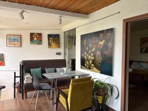 Posezení v ubytování Gallery Guesthouse