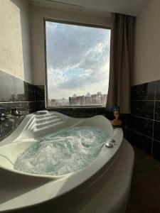 Фотография из галереи Go Vibes Pyramids View INN в Каире