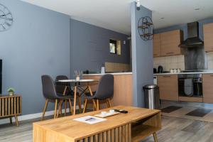 Köök või kööginurk majutusasutuses Comfy 2 Bedroom Flat in London +9 fotot