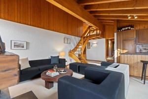 Piscine, Ski & Vue sur le lac - Crans 6 pers的休息区